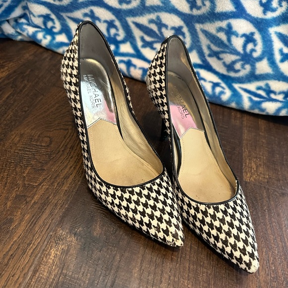 Michael Michael Kors Heels- Fair Condition- Size 6.5 - Picture 1 of 7
